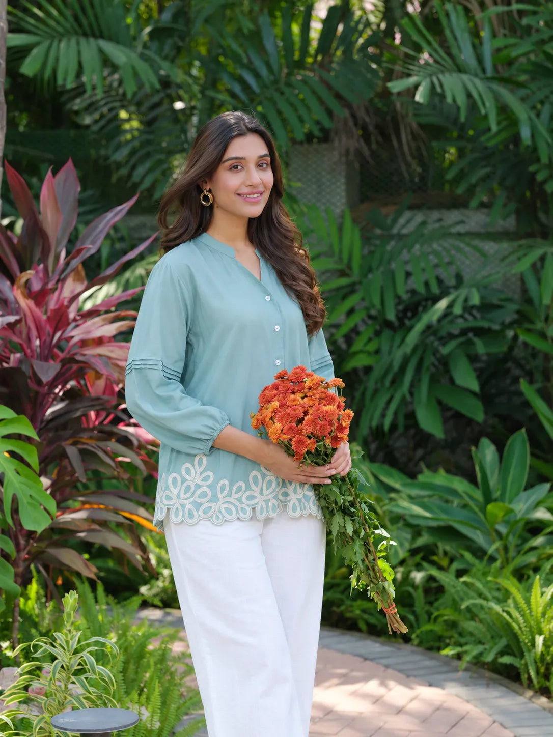 sky blue three quarter top